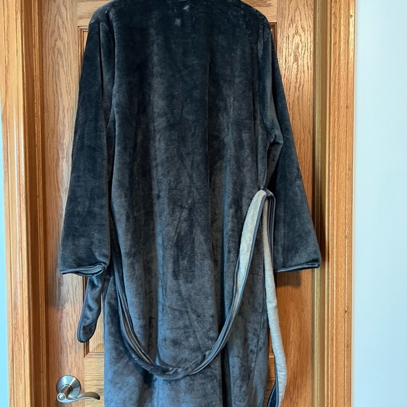 Kookaburra Robe - Picture 6 of 6